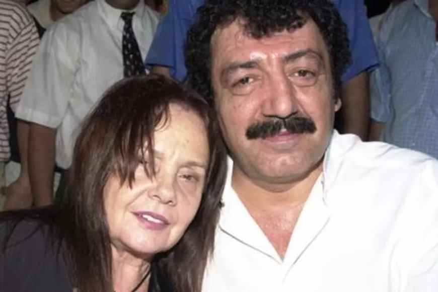 "Hiçbir zaman ‘Büyük sanatçı olduk, muhit değiştiriyoruz’ demedik. İstesek, oralarda oturacak gücümüz vardı. Oturmadık. Özümüzden kopmadık." - Muhterem Nur