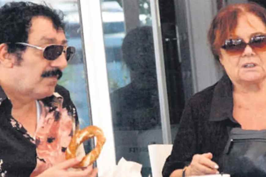 "İkimiz bir bütün olduk. Şimdi o bütünün yarısı gitti, ben kaldım. Benden hiç ayrılmadı. 2 gün bile bir yere bensiz gitmedi."